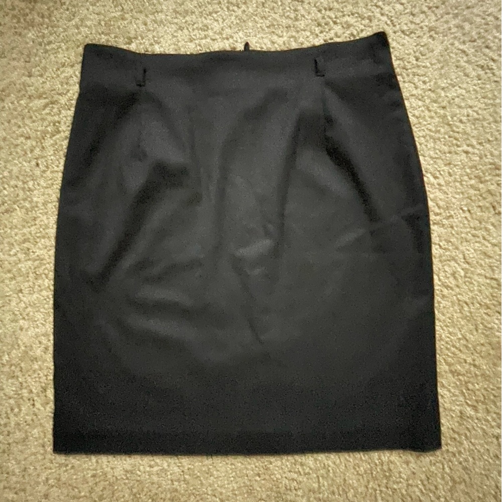 Black H&M, pencil skirt, size 10, office attire